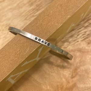 Mantraband Bracelet “BRAVE”